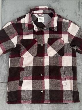 Ashley Outerwear Women’s Burgundy & Cream Plaid Snap Button Shacket Size Medium